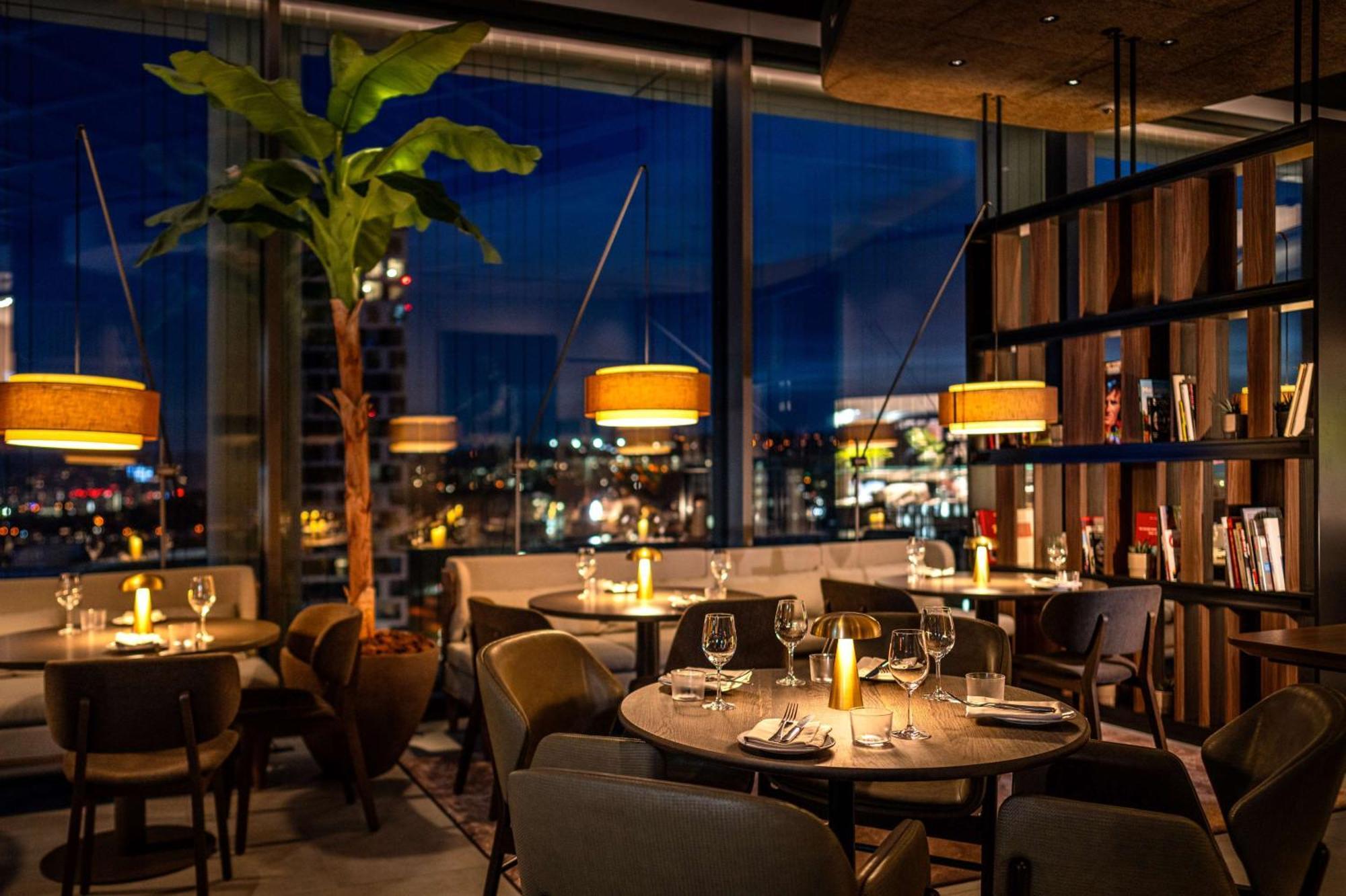Radisson Blu Hotel At Porsche Design Tower Stuttgart Buitenkant foto