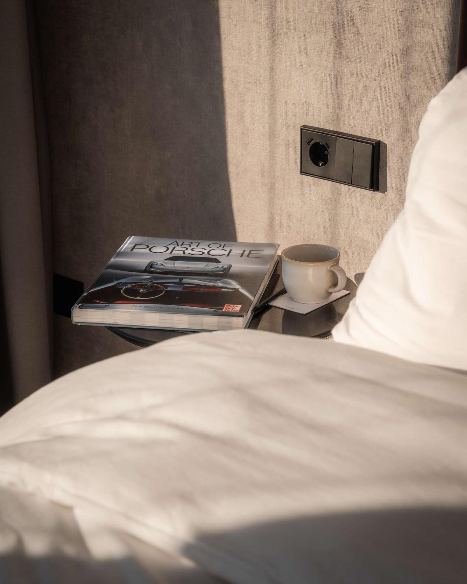 Radisson Blu Hotel At Porsche Design Tower Stuttgart Buitenkant foto