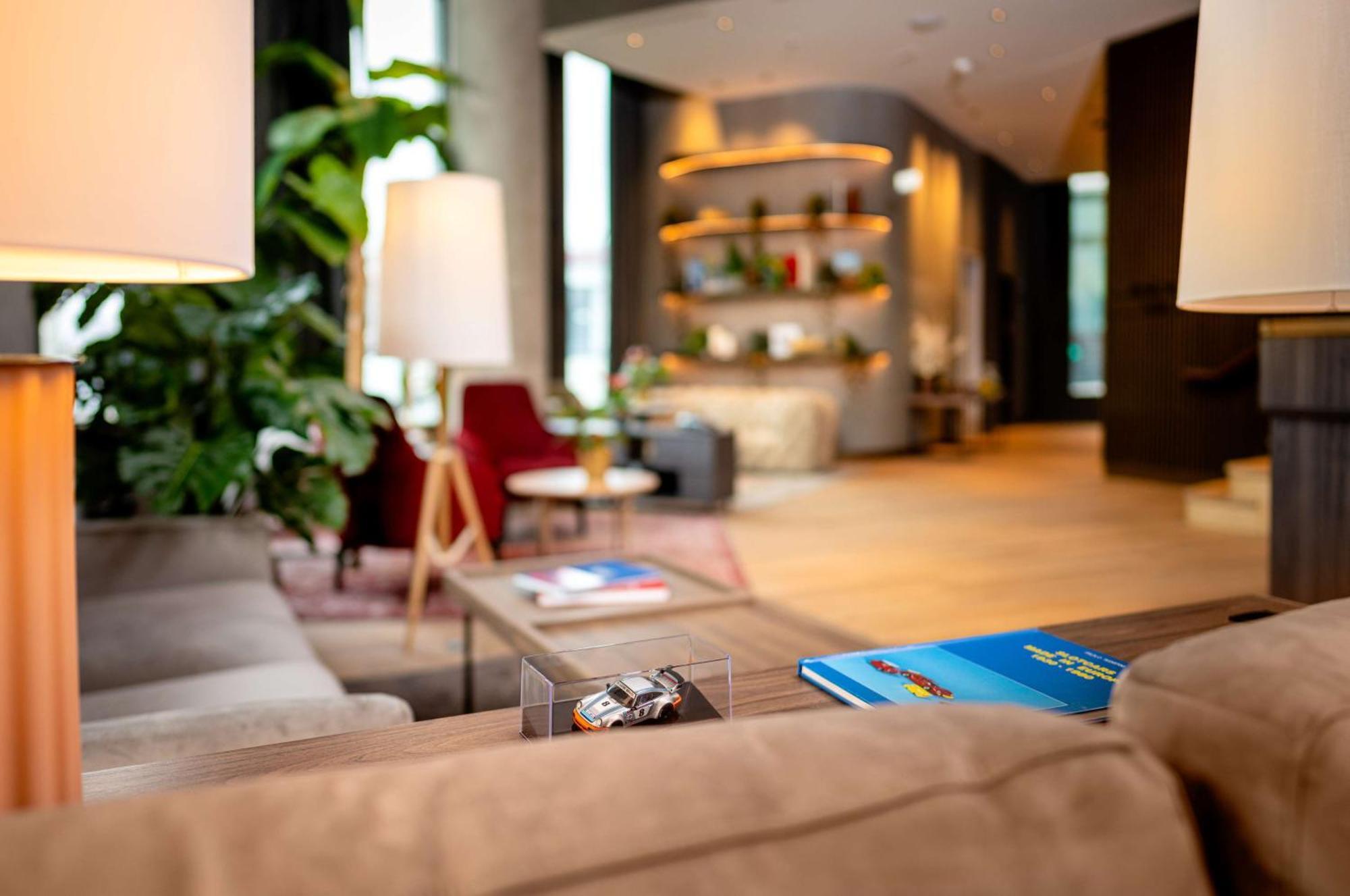 Radisson Blu Hotel At Porsche Design Tower Stuttgart Buitenkant foto
