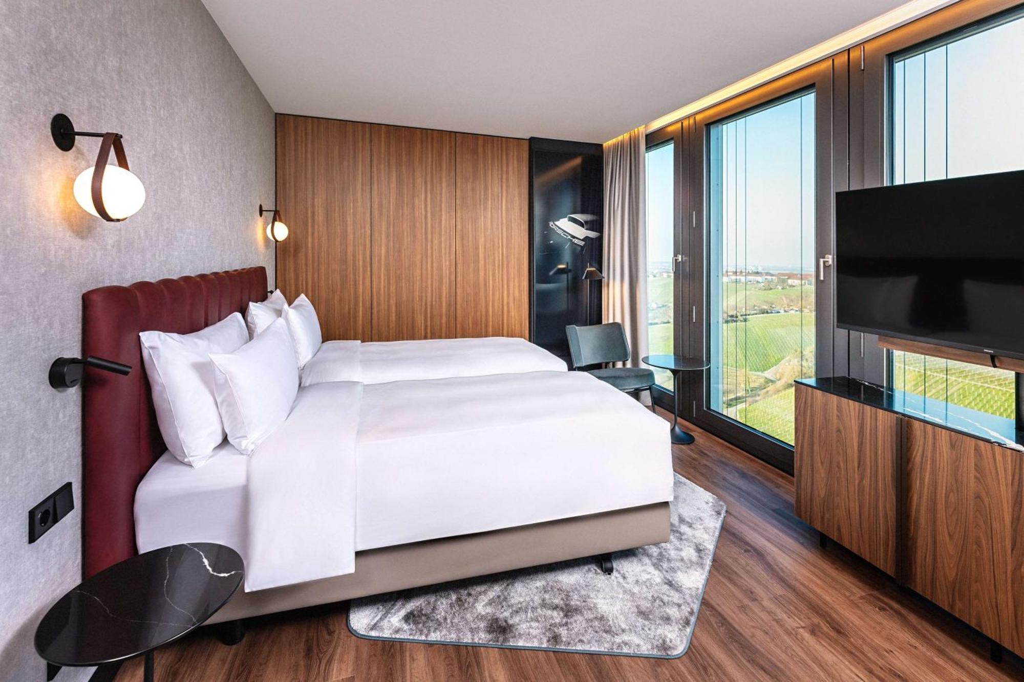 Radisson Blu Hotel At Porsche Design Tower Stuttgart Buitenkant foto