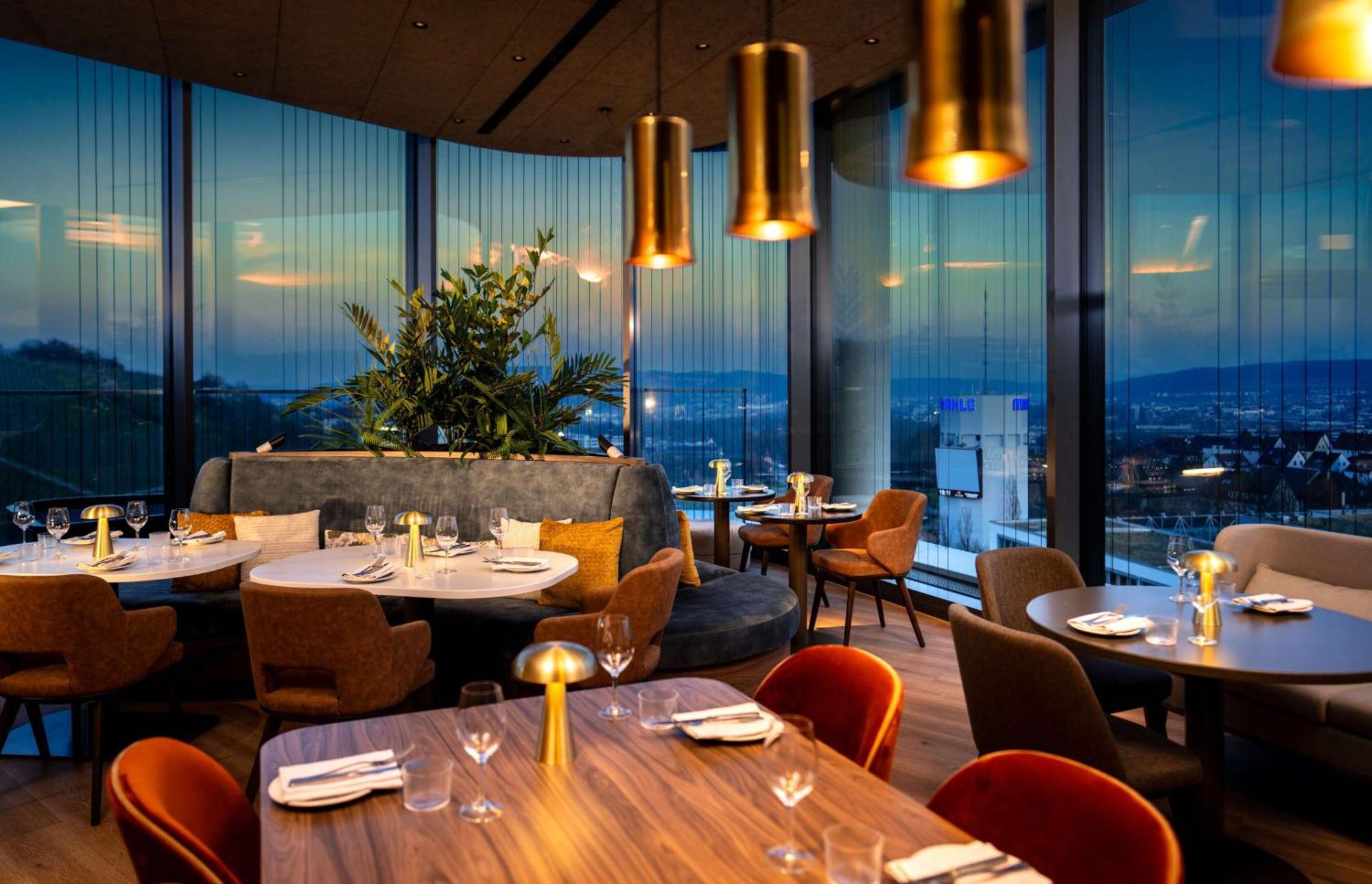 Radisson Blu Hotel At Porsche Design Tower Stuttgart Buitenkant foto