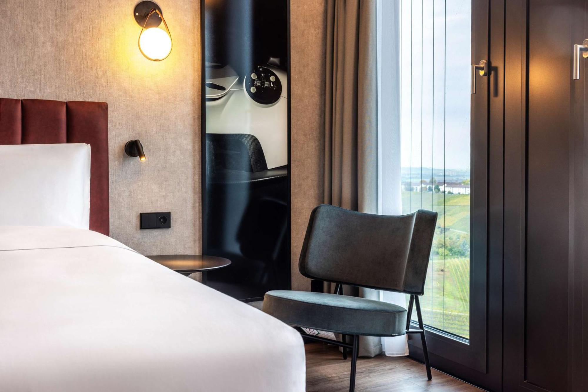 Radisson Blu Hotel At Porsche Design Tower Stuttgart Buitenkant foto
