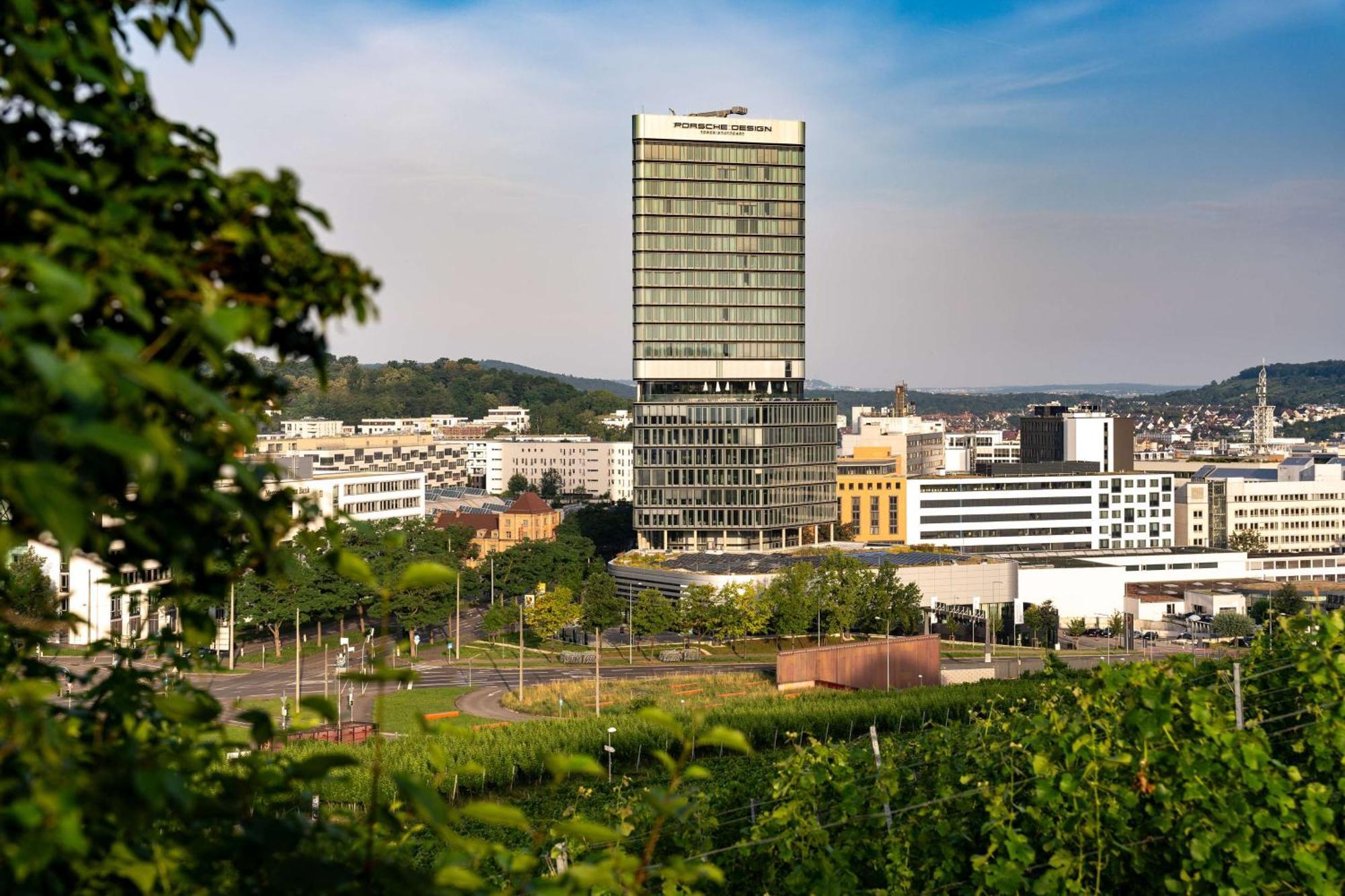 Radisson Blu Hotel At Porsche Design Tower Stuttgart Buitenkant foto