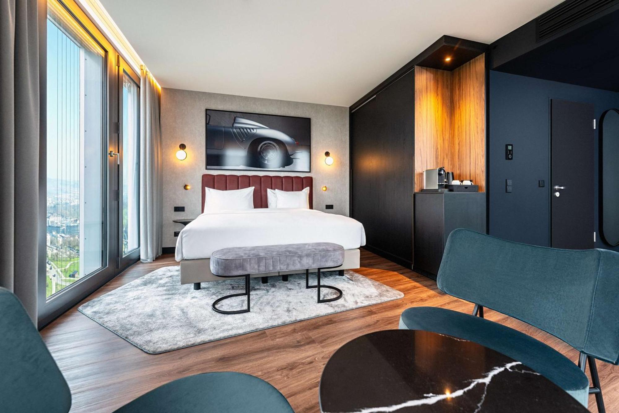 Radisson Blu Hotel At Porsche Design Tower Stuttgart Buitenkant foto